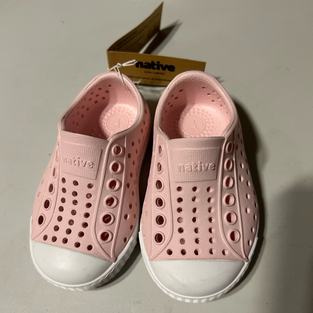 Native pink toddler size 4 NWT